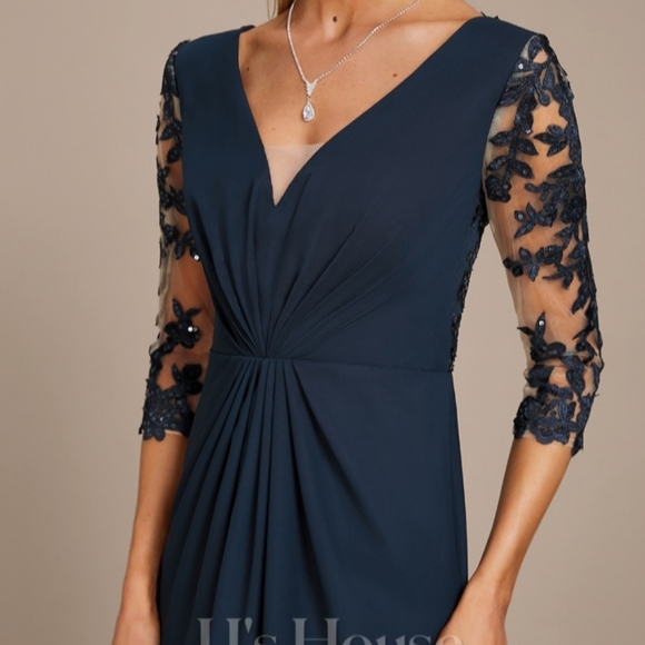 Trumpet/Mermaid V Neck - Picture 2 of 15